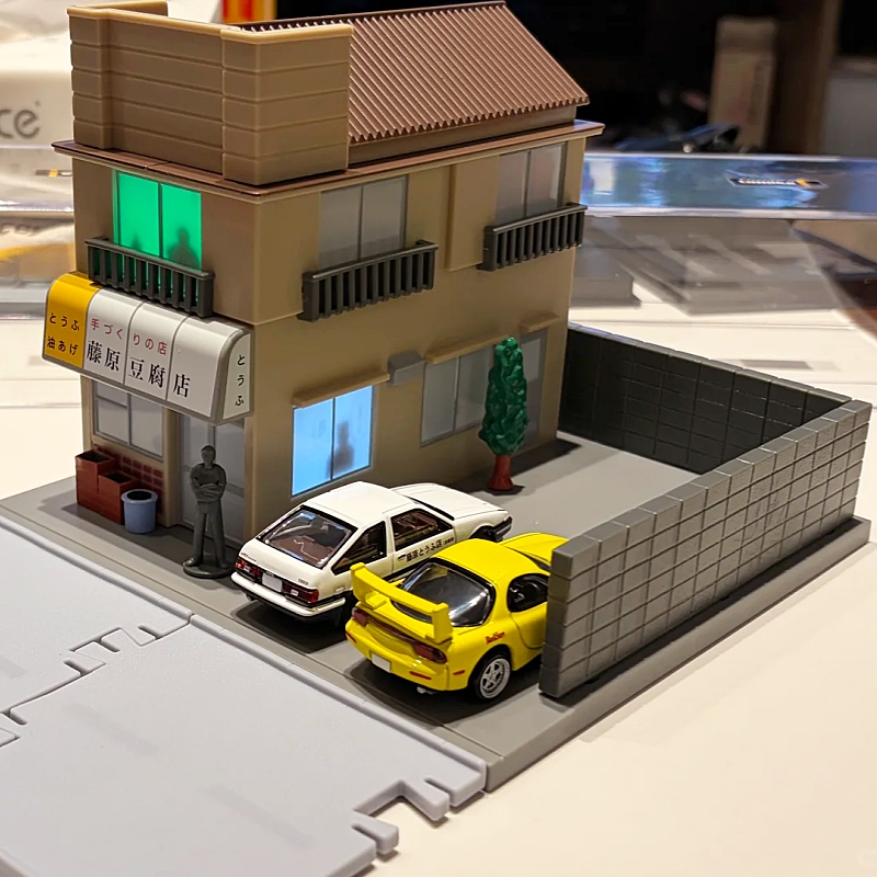 Takara Tomy Tomica Initial D T - Model Kit Ae86 reseña y precio