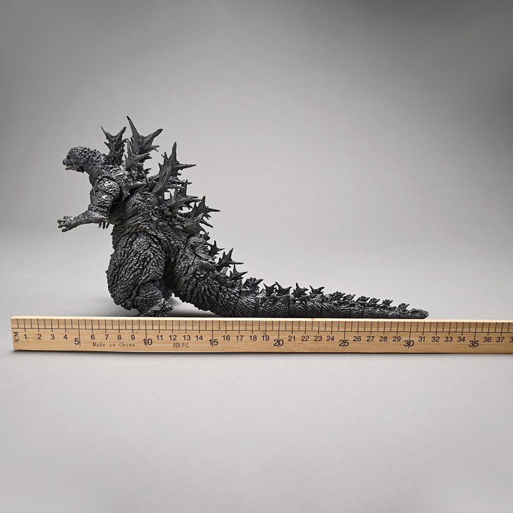 SHM NECA 2023 versión de la pe - Model Kit Kiryu reseña y precio