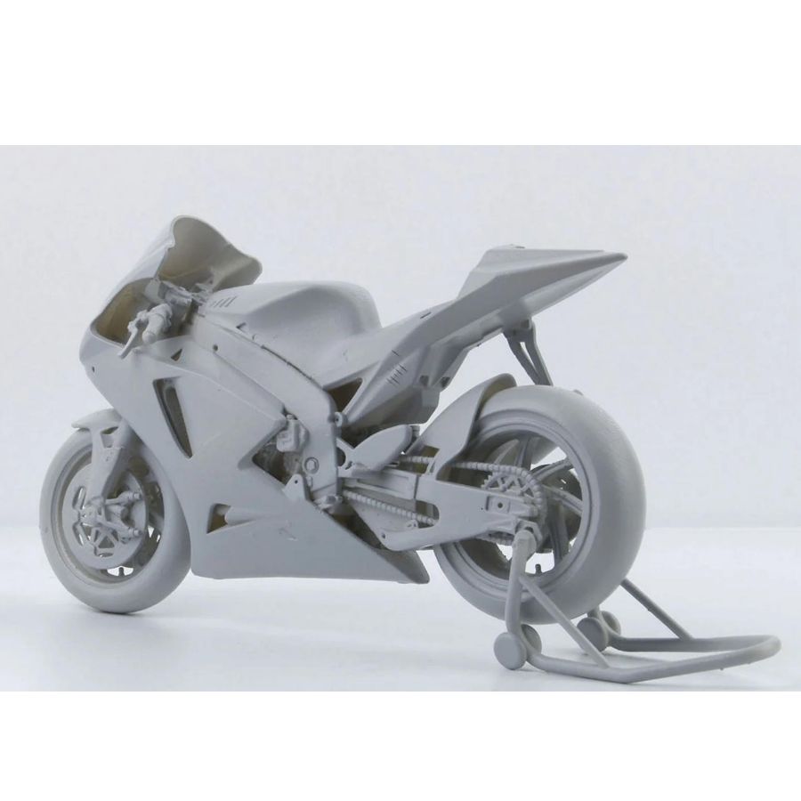 BEEMAX BX13002 1/12 Yamaha YZR - Model Kit Nissan Skyline reseña y precio