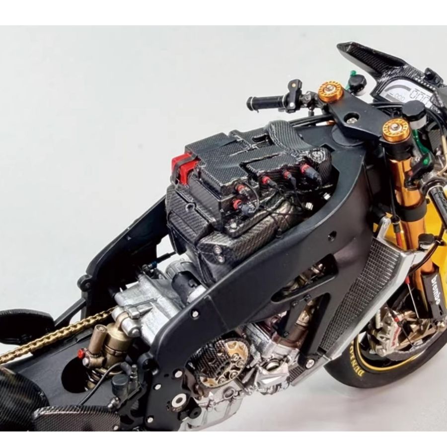 BEEMAX BX13002 1/12 Yamaha YZR - Model Kit Nissan Skyline reseña y precio