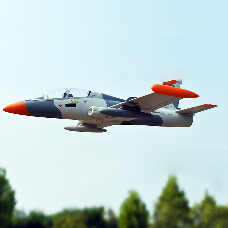 Modelo de avión teledirigido M - Model Kit Expert reseña y precio
